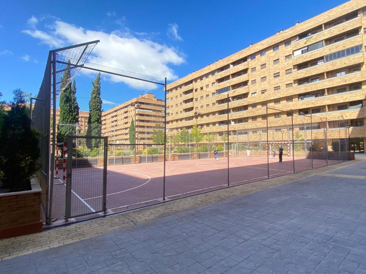 Aires De Toledo-Parque Warner Y Madrid En Familia Apartment Exterior photo