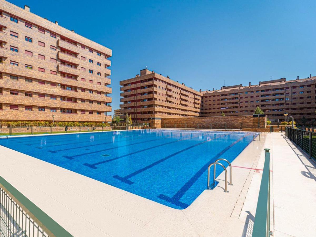 Aires De Toledo-Parque Warner Y Madrid En Familia Apartment Exterior photo