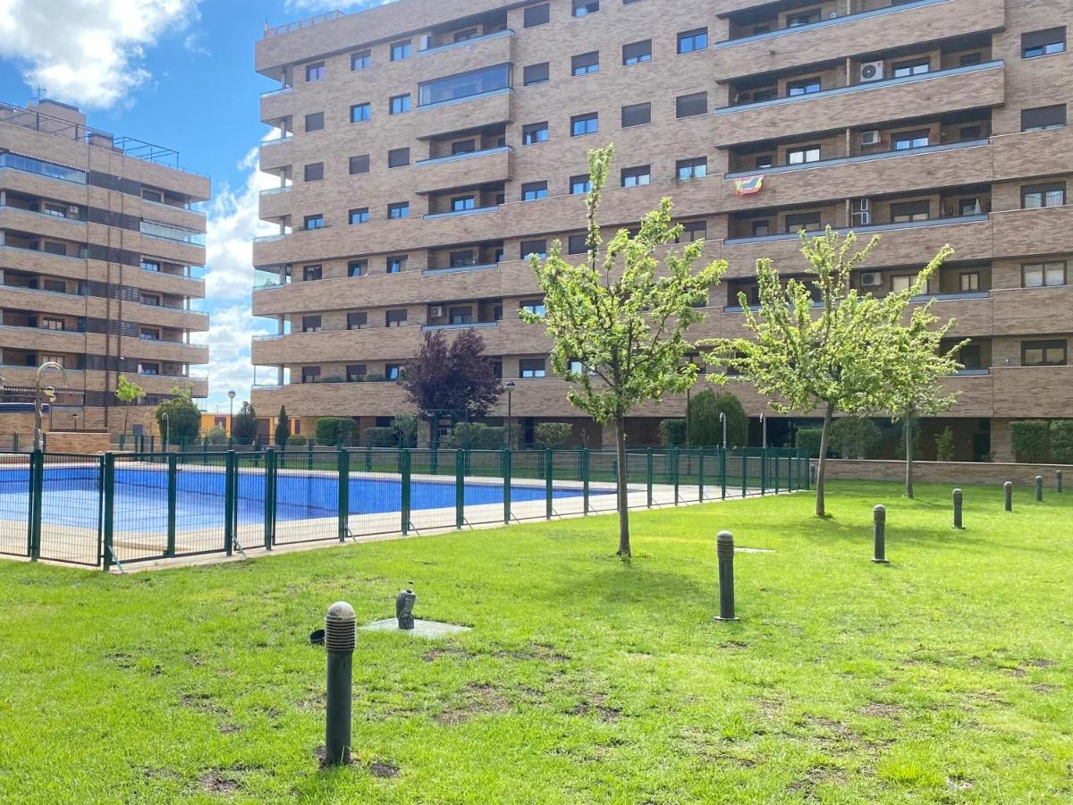 Aires De Toledo-Parque Warner Y Madrid En Familia Apartment Exterior photo