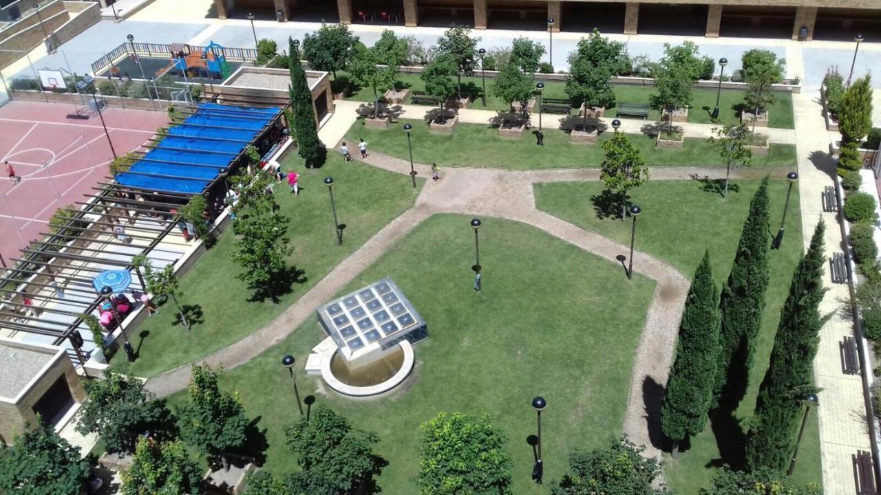 Aires De Toledo-Parque Warner Y Madrid En Familia Apartment Exterior photo