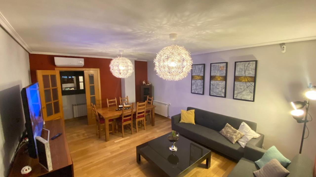 Aires De Toledo-Parque Warner Y Madrid En Familia Apartment Exterior photo