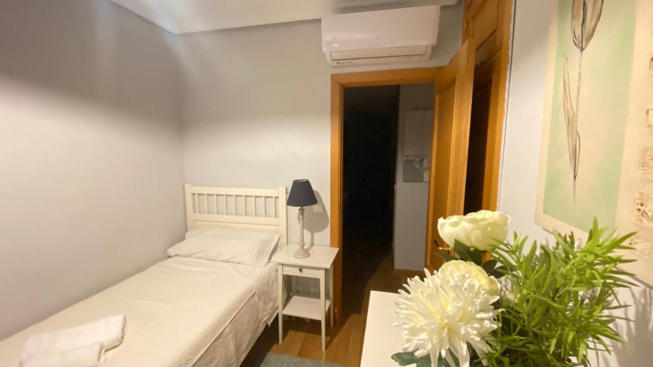 Aires De Toledo-Parque Warner Y Madrid En Familia Apartment Exterior photo