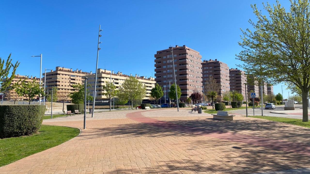 Aires De Toledo-Parque Warner Y Madrid En Familia Apartment Exterior photo